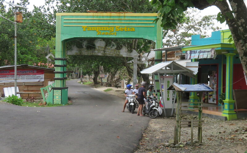 Entrance to Tanjung Setia beach
