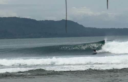 Perfect surf at Jennys Point