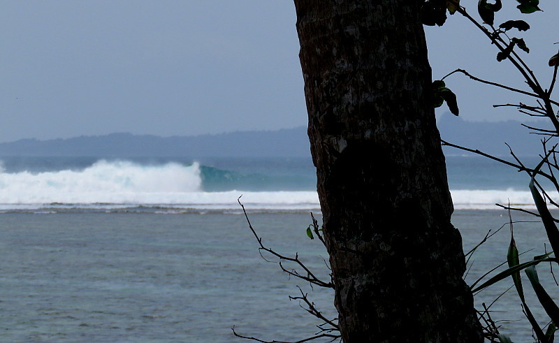 Jimmys Left surf break Sumatra