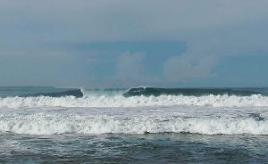 Mandiri Beach surf break videos